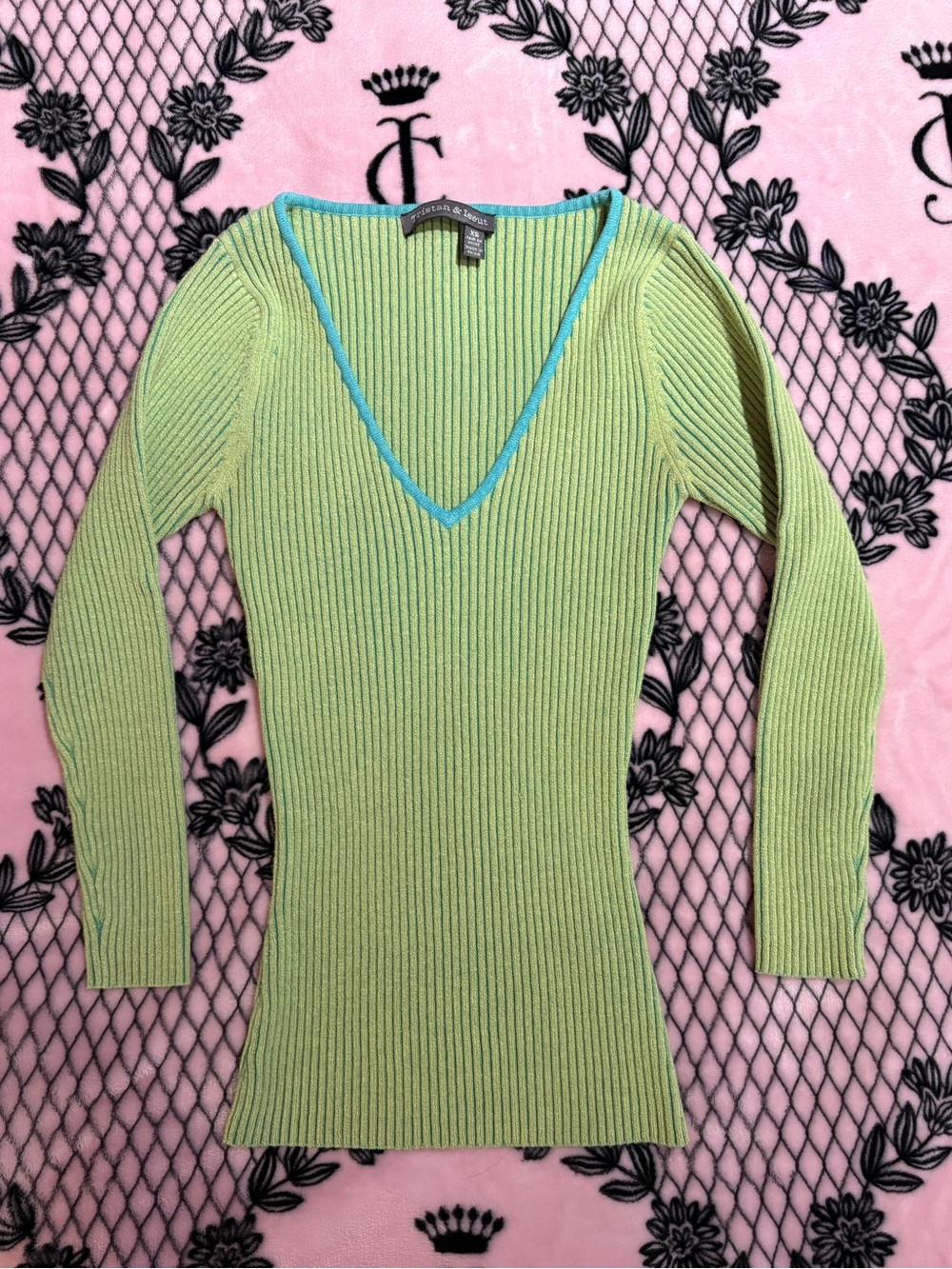 Y2K Tristan & Iseut Lime Green Ribbed V-Neck Sweater
